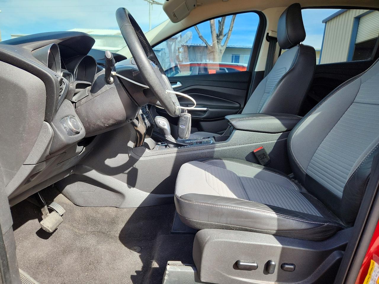 2019 FORD ESCAPE SE photo 19
