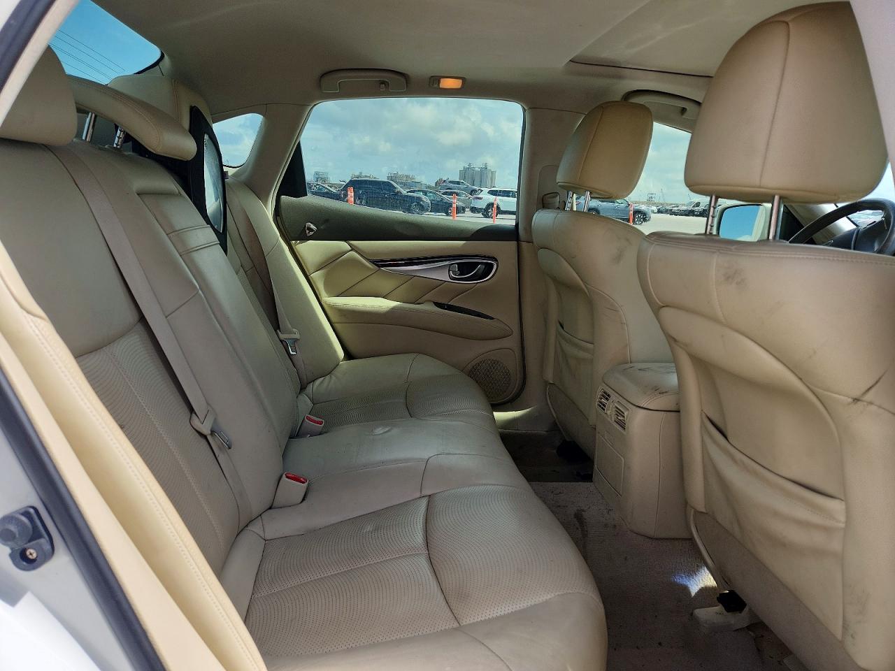 2012 INFINITI M37 BASE photo 10