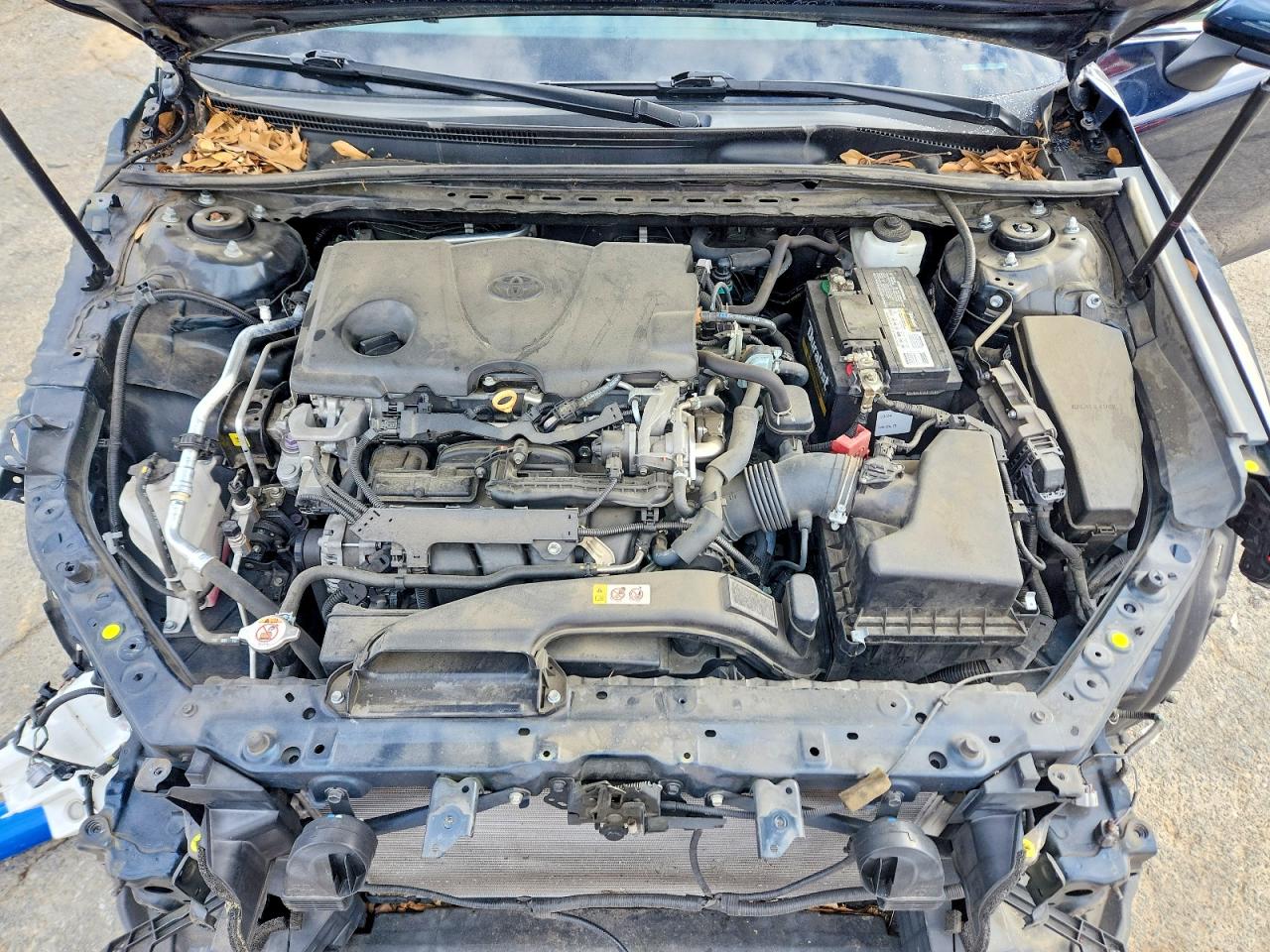 2020 TOYOTA CAMRY LE photo 31