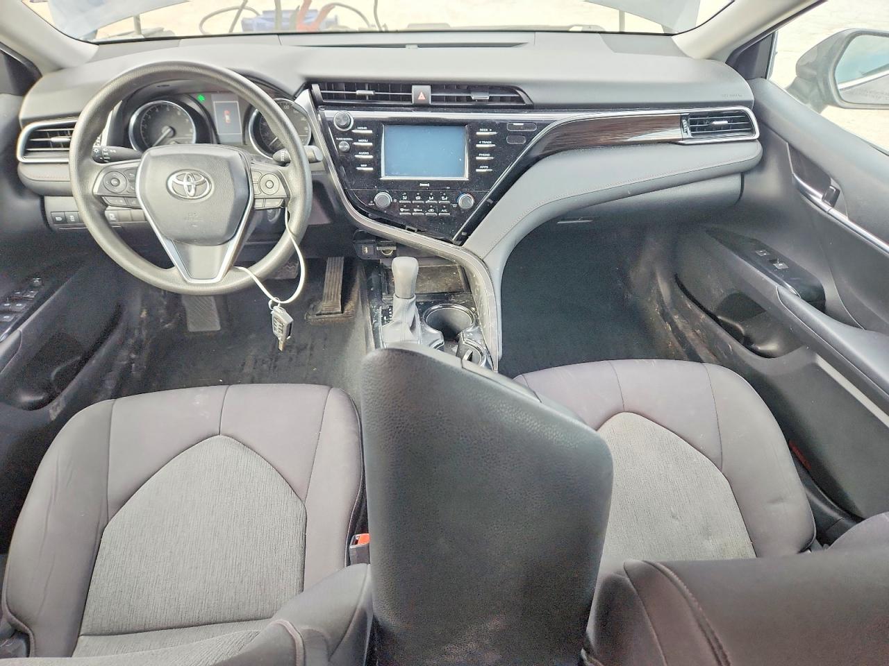 2020 TOYOTA CAMRY LE photo 22