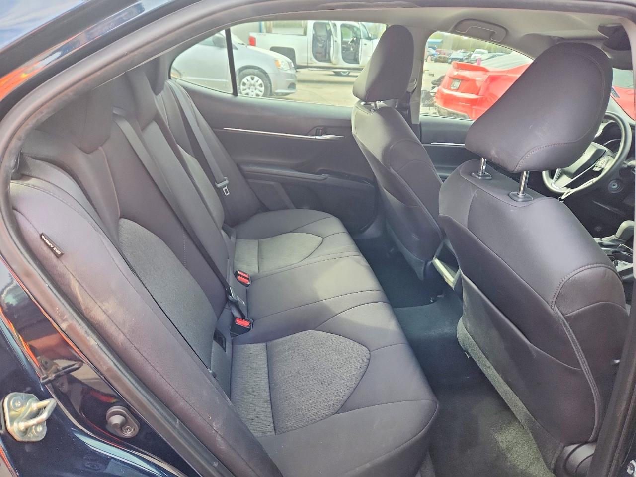 2020 TOYOTA CAMRY LE photo 28