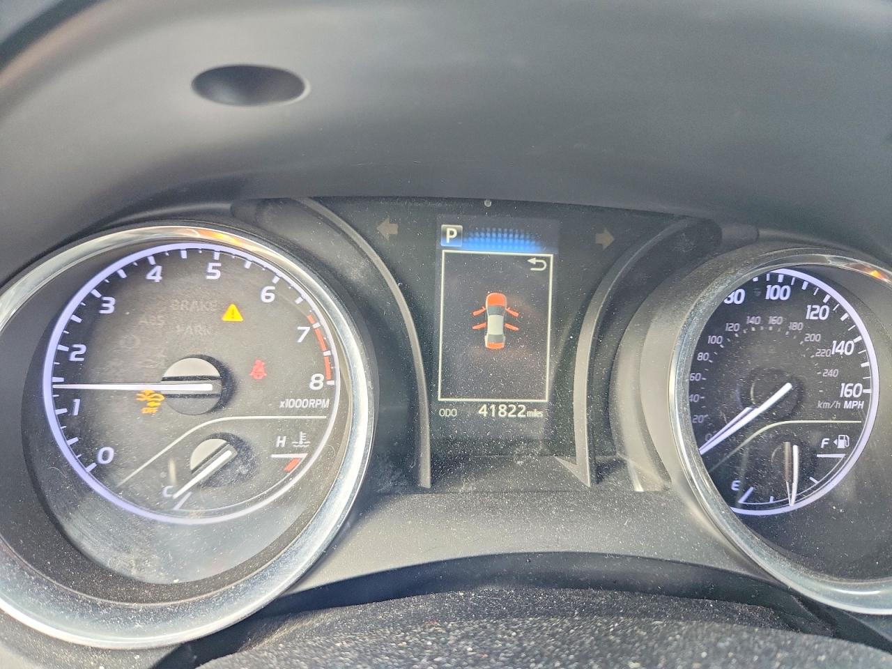 2020 TOYOTA CAMRY LE photo 25