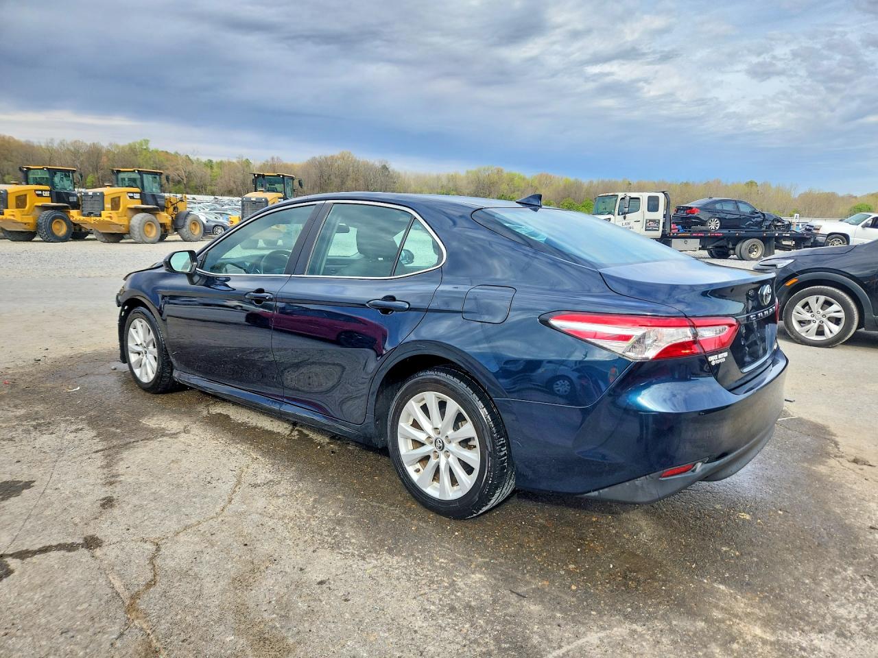 2020 TOYOTA CAMRY LE photo 4
