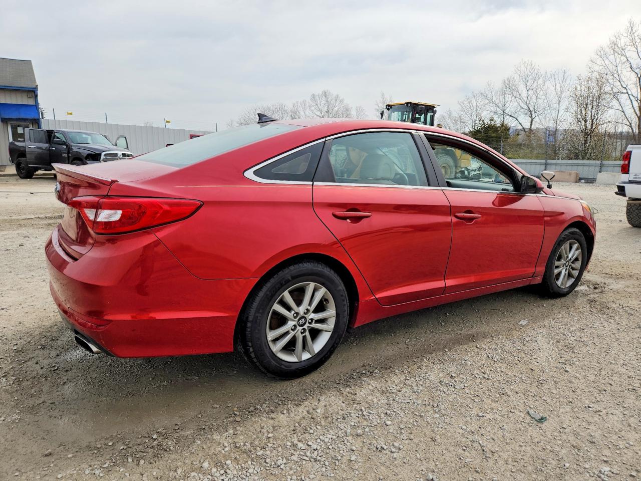2017 HYUNDAI SONATA SE photo 5