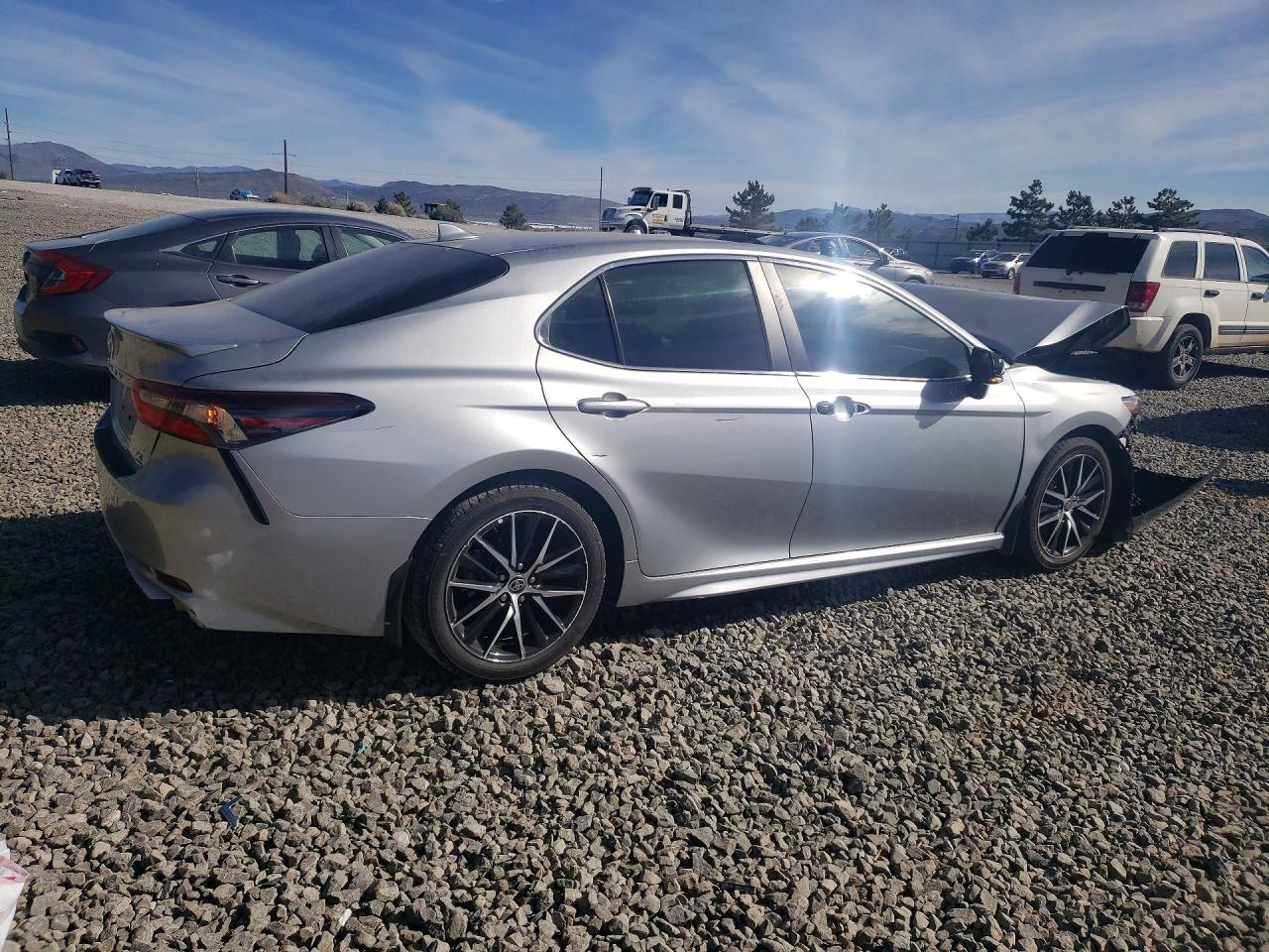 2022 TOYOTA CAMRY SE photo 5