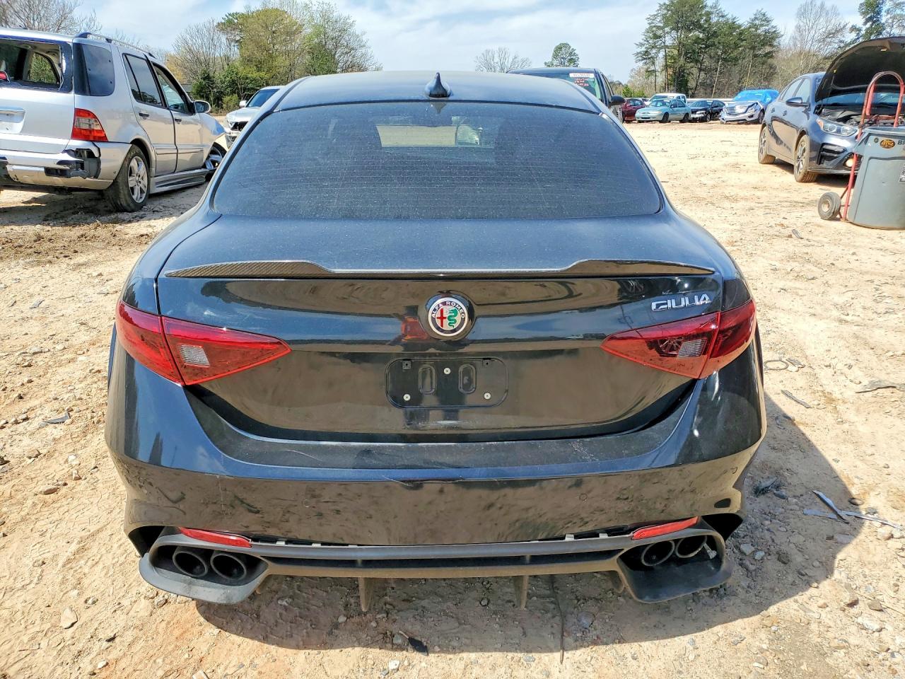 2017 ALFA ROMEO GIULIA QUADRIFOGLIO photo 11