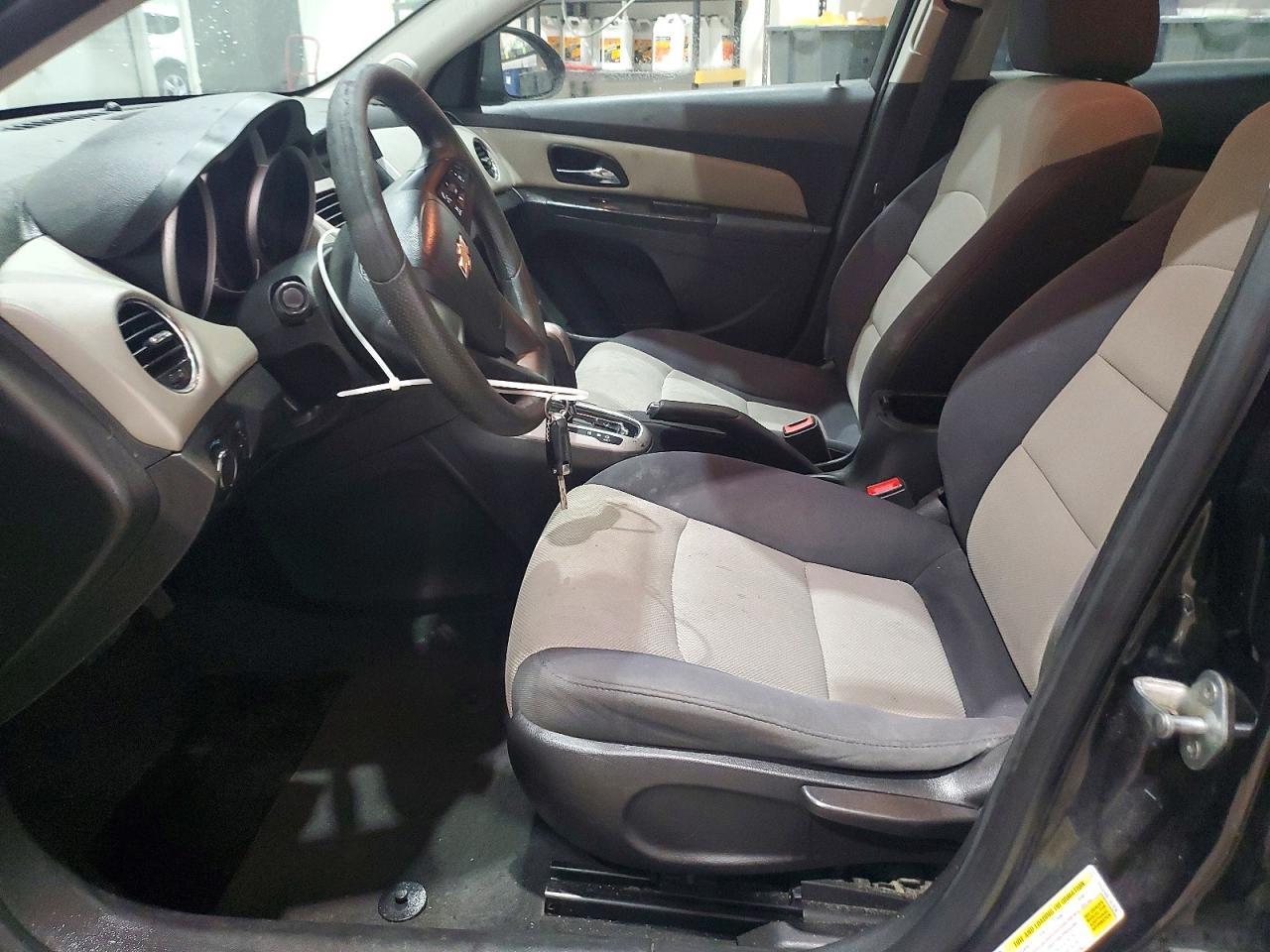 2014 CHEVROLET CRUZE LS photo 13