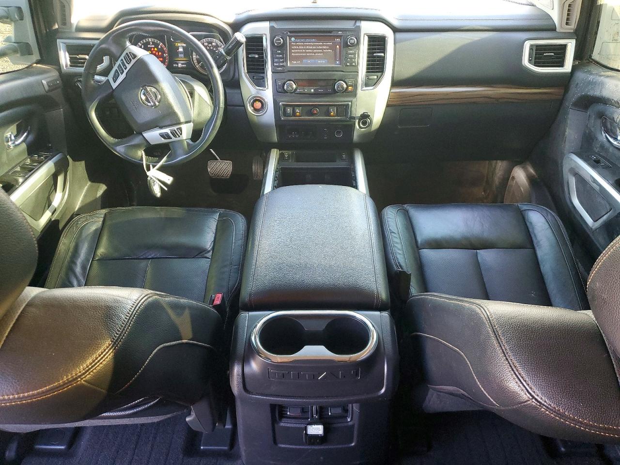 2017 NISSAN TITAN XD SL photo 22