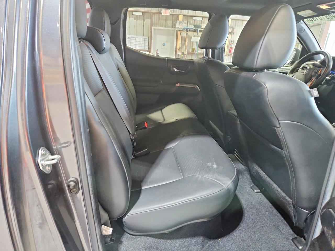 2022 TOYOTA TACOMA LIMITED photo 10
