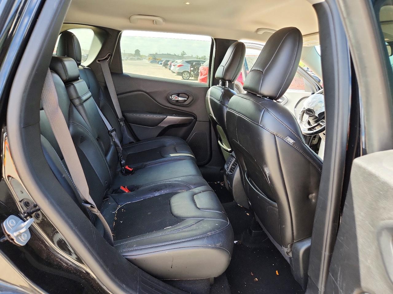 2019 JEEP CHEROKEE LATITUDE PLUS photo 10