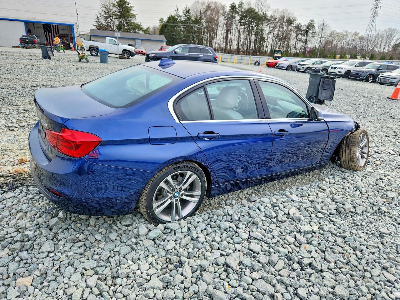2017 BMW 330 I photo 3