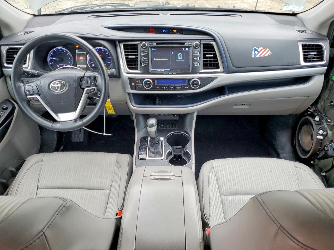 2018 TOYOTA HIGHLANDER LE PLUS photo 8
