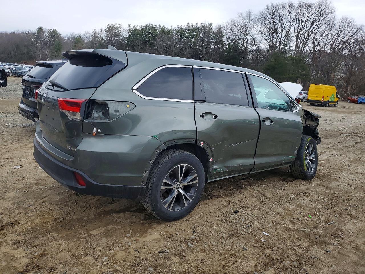 2018 TOYOTA HIGHLANDER LE PLUS photo 3