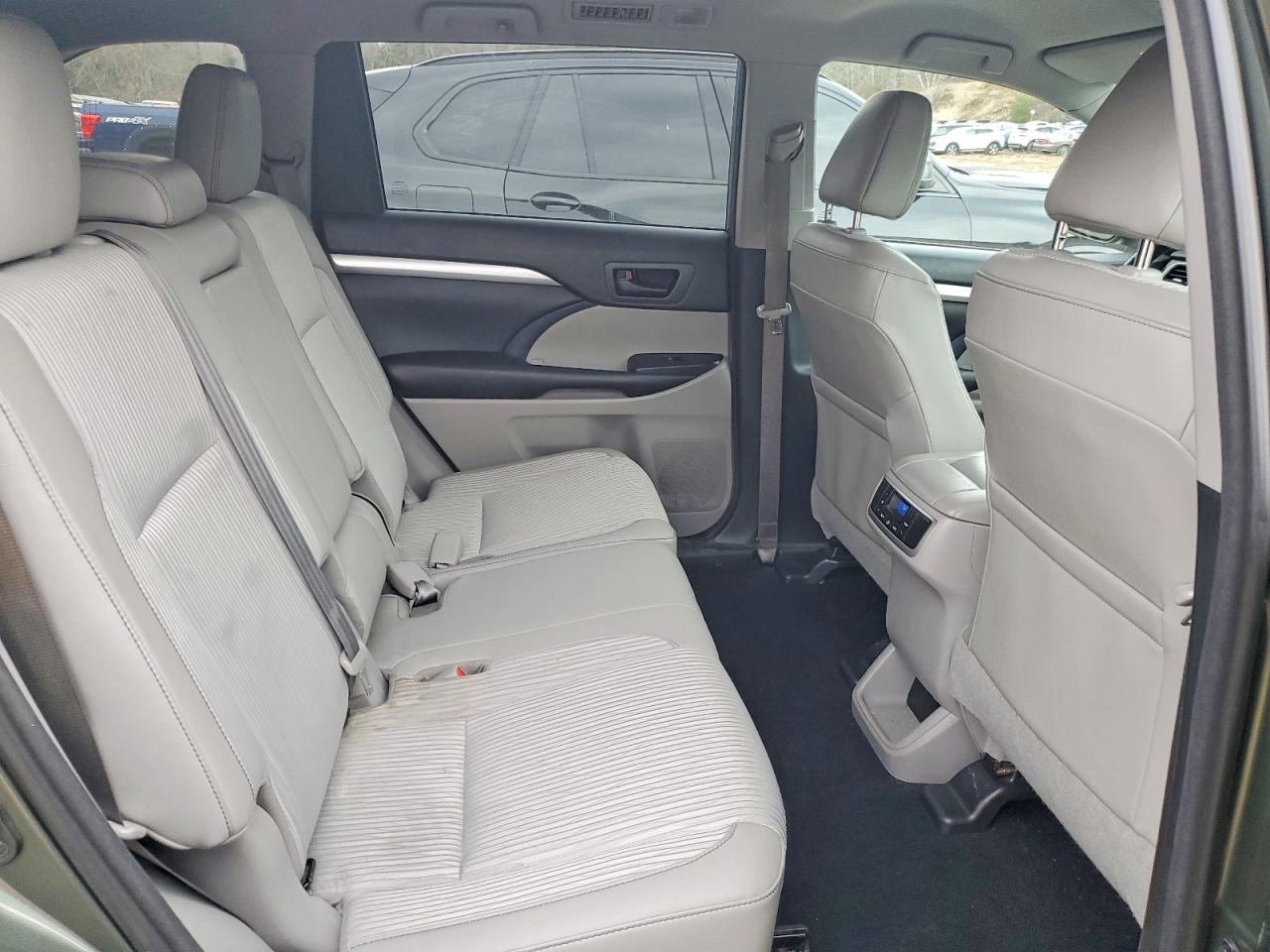2018 TOYOTA HIGHLANDER LE PLUS photo 11