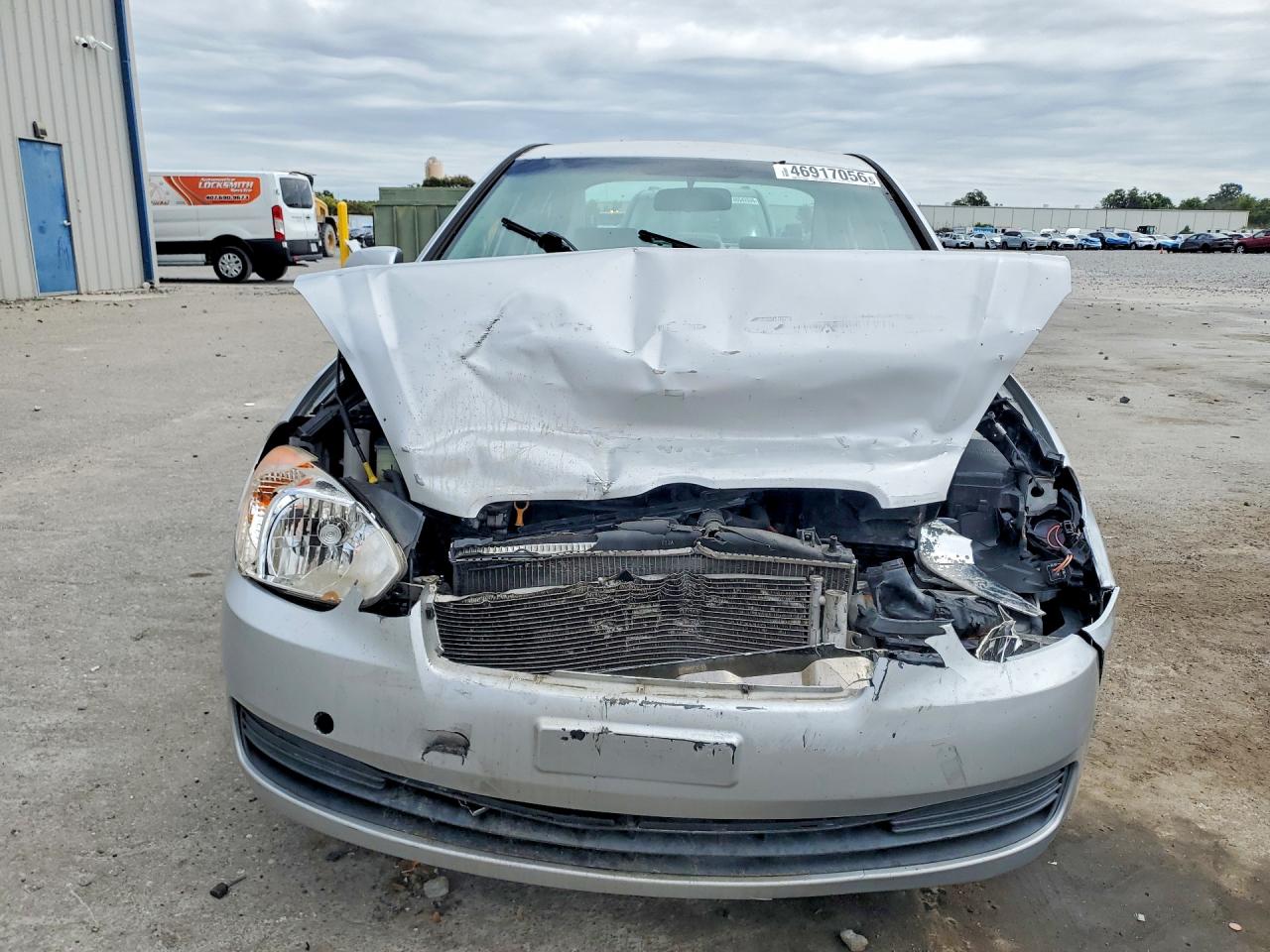 2010 HYUNDAI ACCENT GLS photo 13