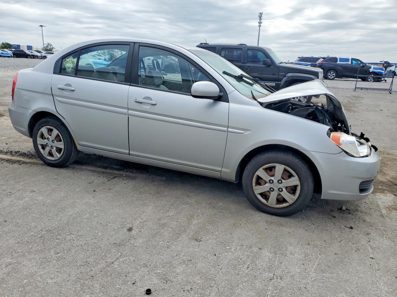 2010 HYUNDAI ACCENT GLS photo 10