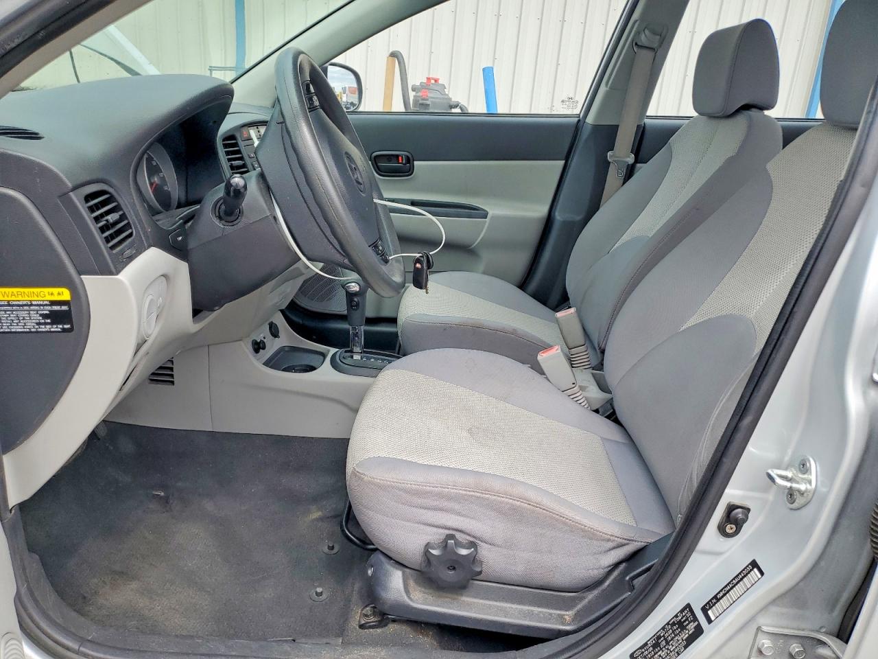2010 HYUNDAI ACCENT GLS photo 19