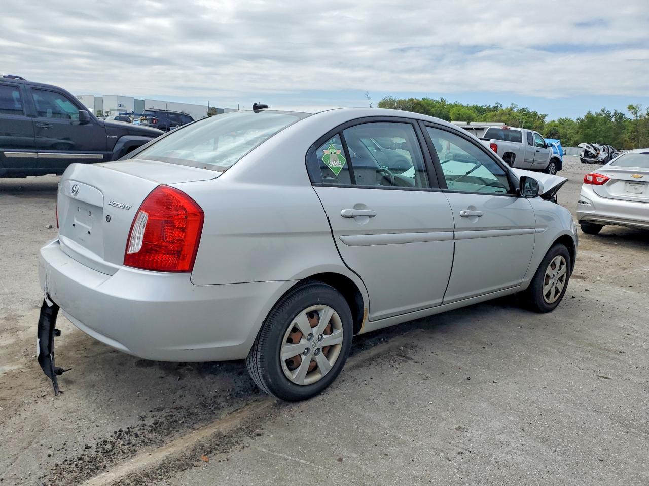 2010 HYUNDAI ACCENT GLS photo 7