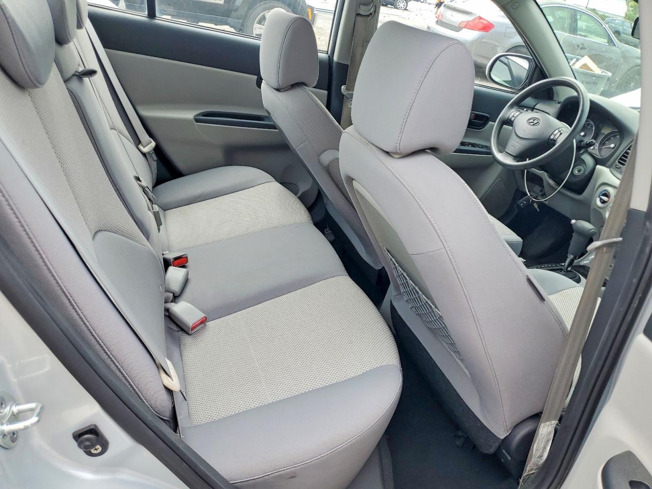 2010 HYUNDAI ACCENT GLS photo 28