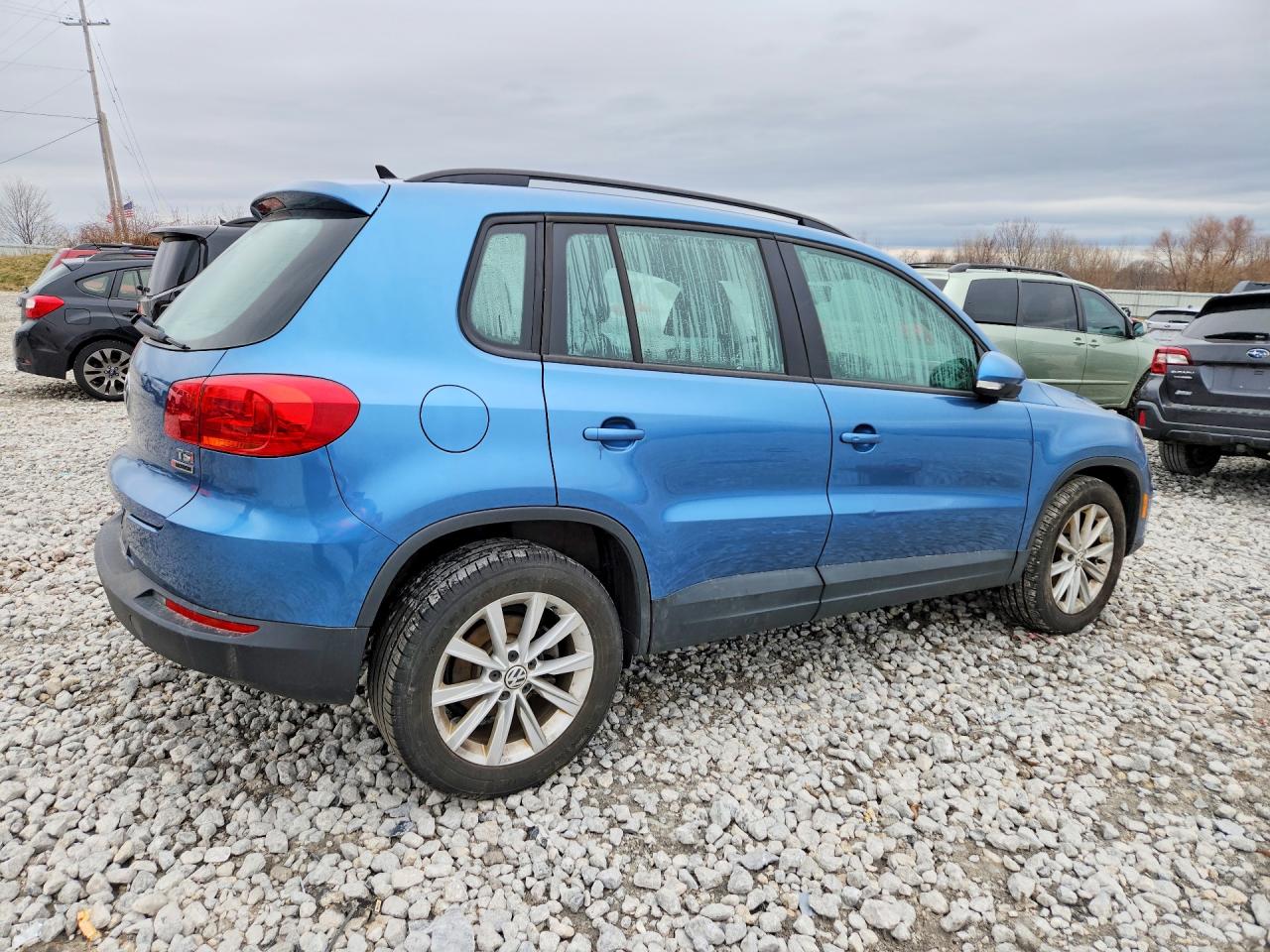 2017 VOLKSWAGEN TIGUAN S photo 5