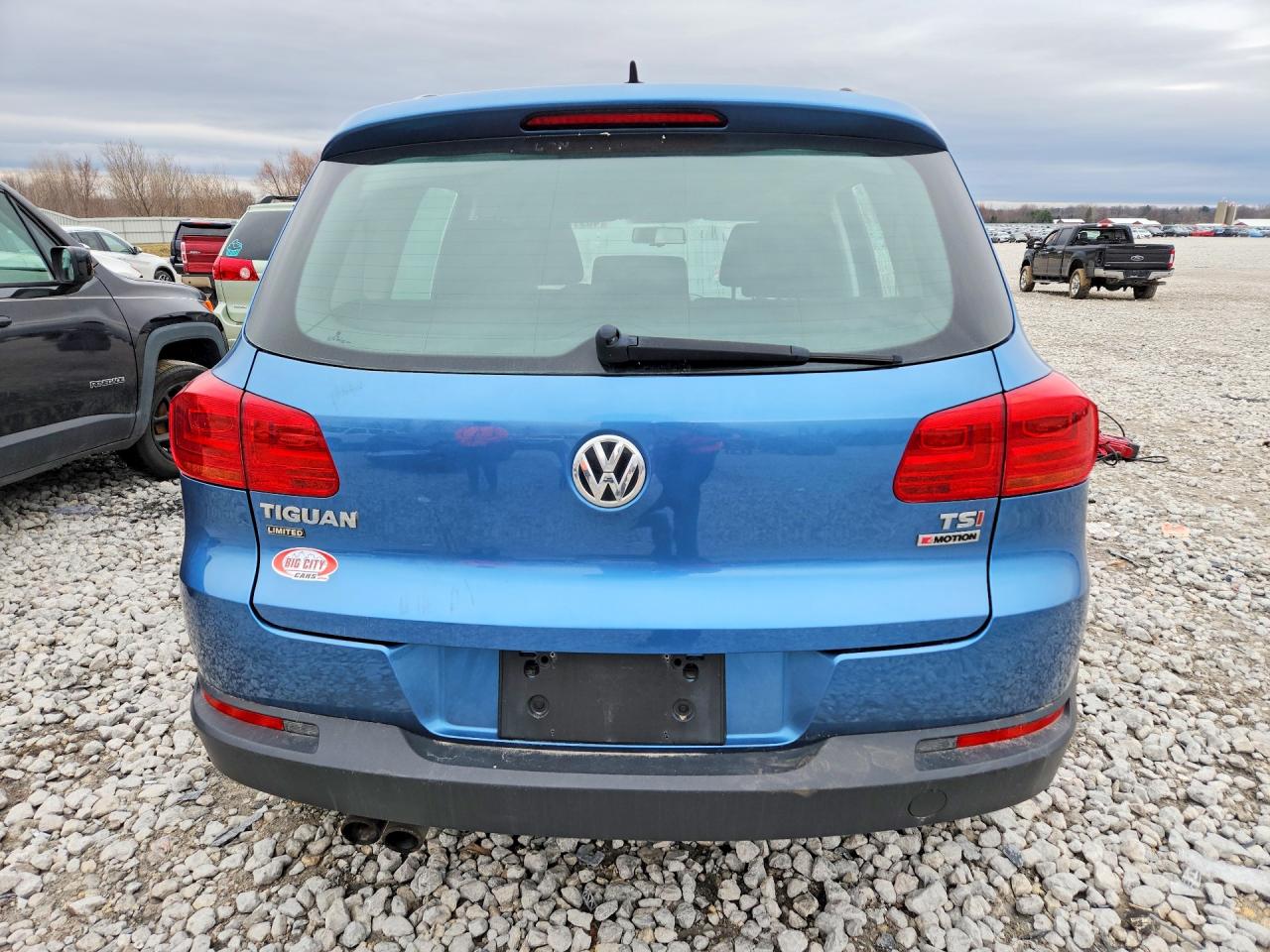 2017 VOLKSWAGEN TIGUAN S photo 11