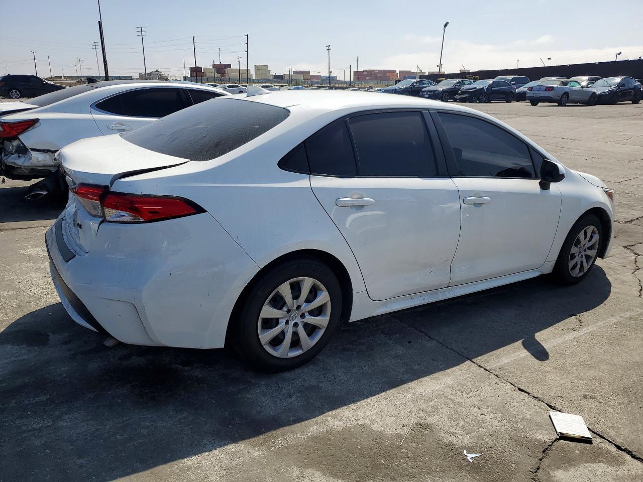 2022 TOYOTA COROLLA LE photo 3