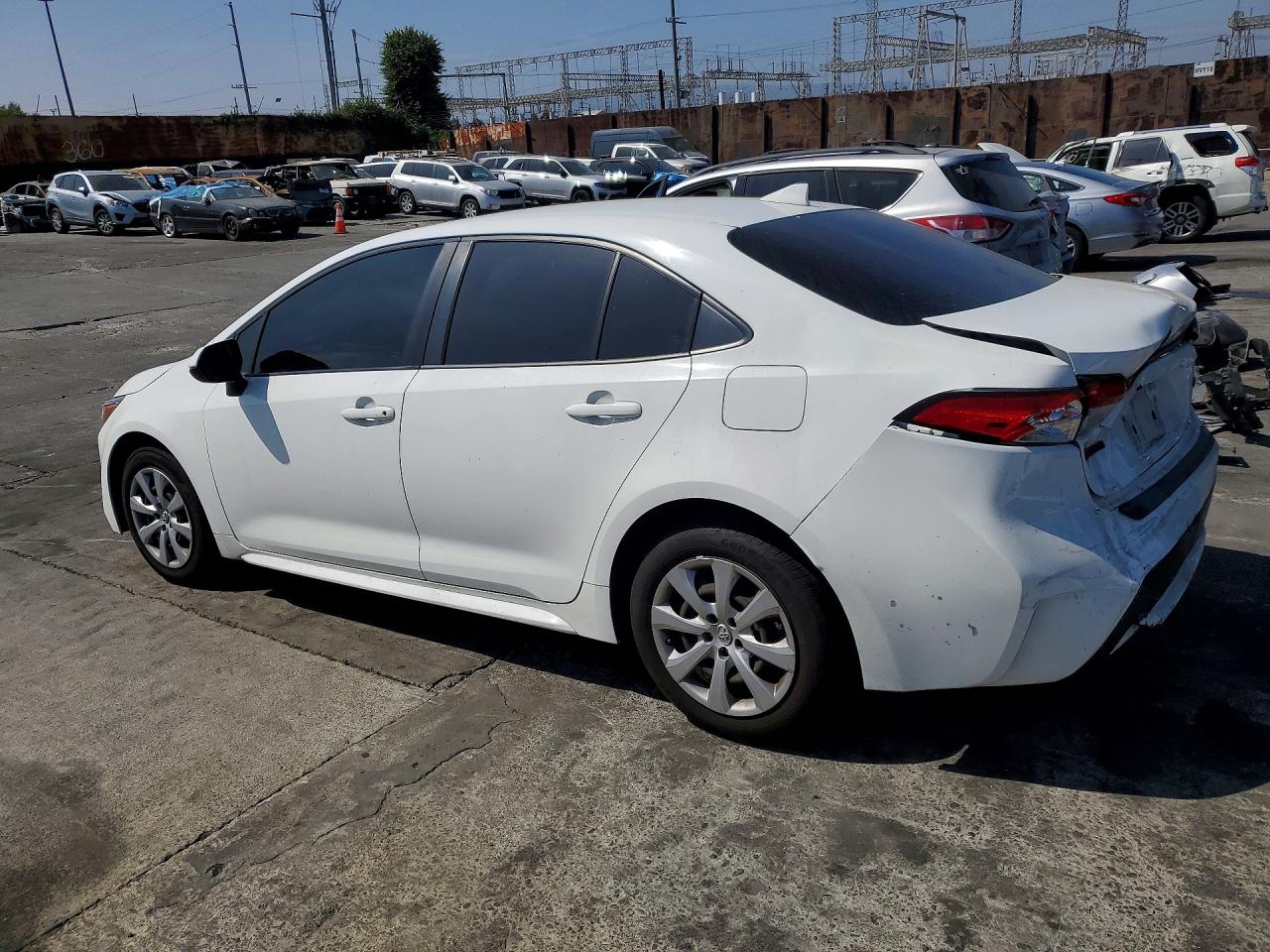 2022 TOYOTA COROLLA LE photo 2