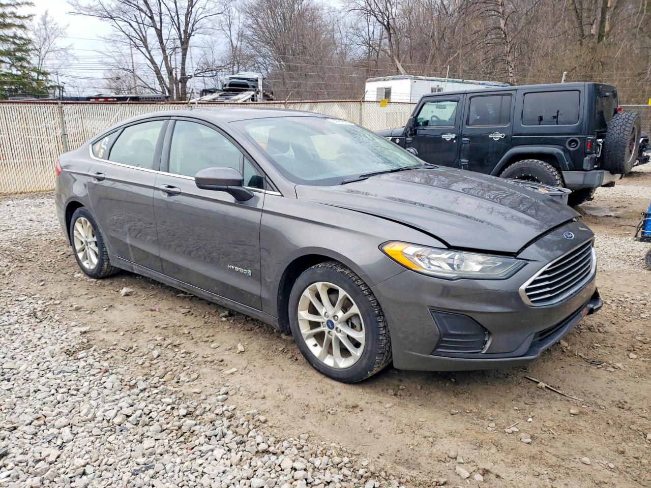 2019 FORD FUSION SE photo 4
