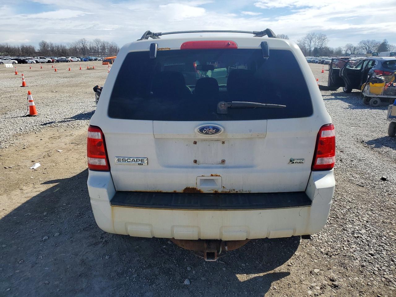 2010 FORD ESCAPE XLT photo 16