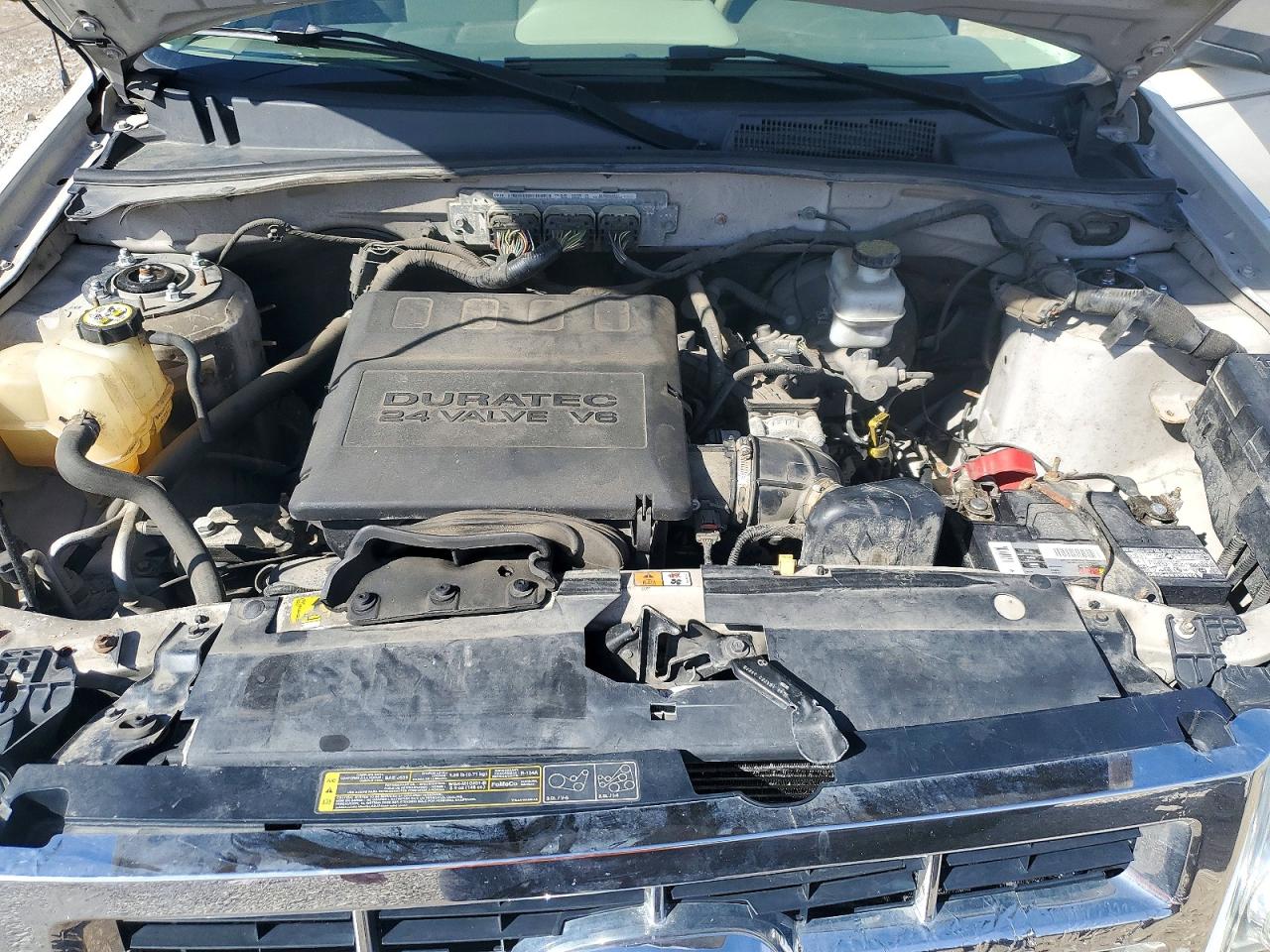 2010 FORD ESCAPE XLT photo 34