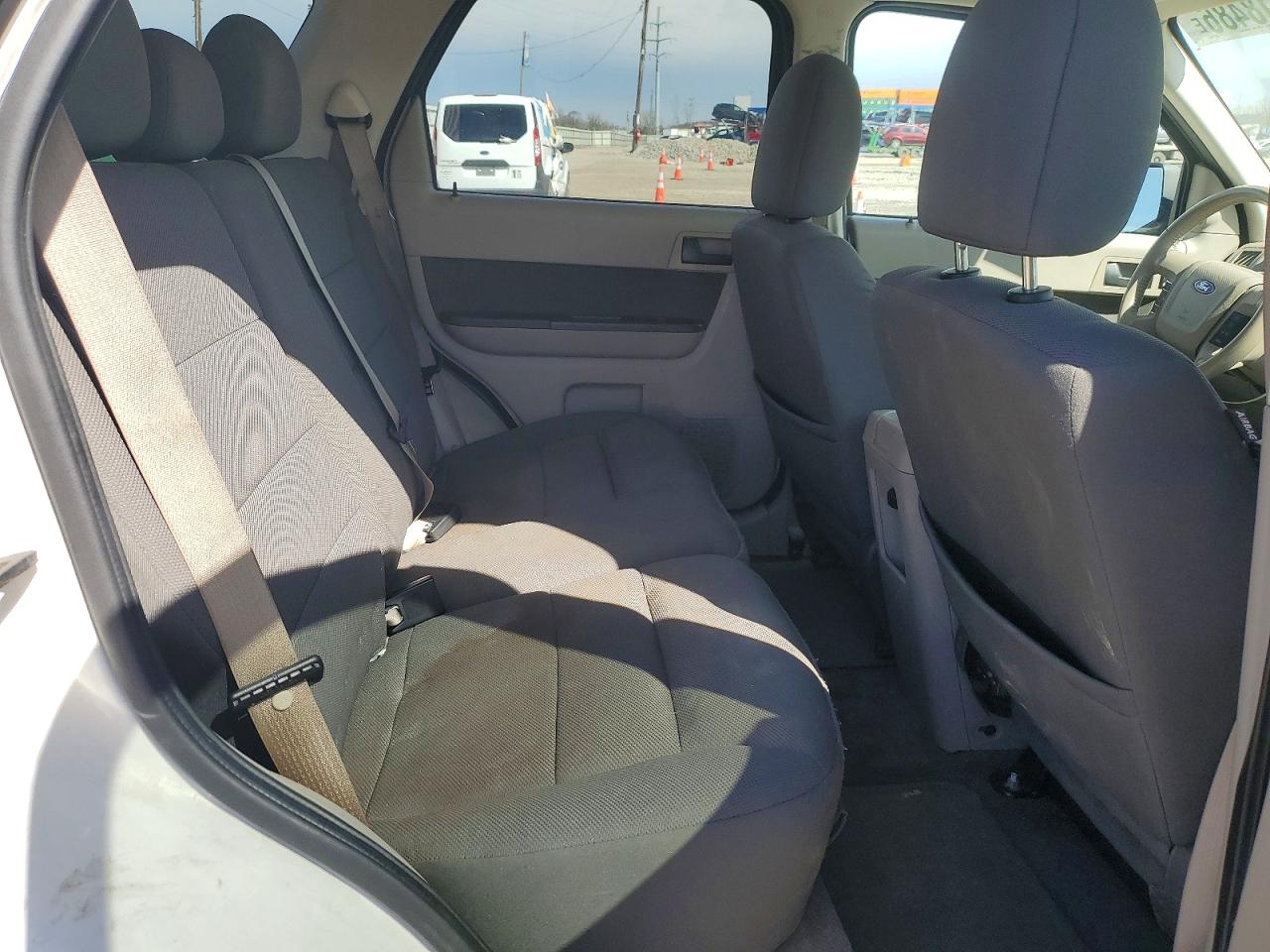 2010 FORD ESCAPE XLT photo 31