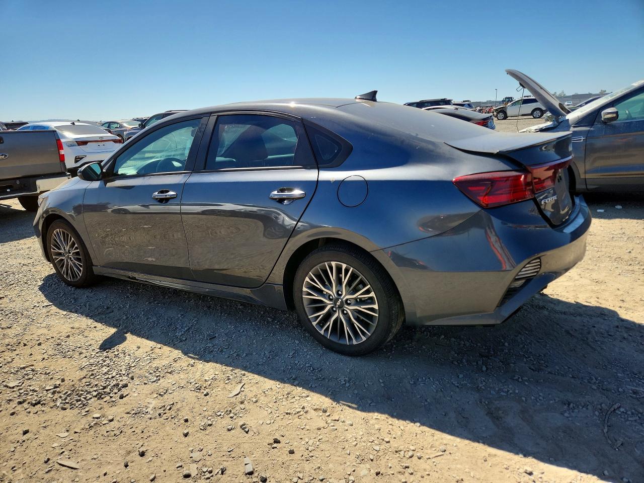 2024 KIA FORTE GT-LINE photo 4