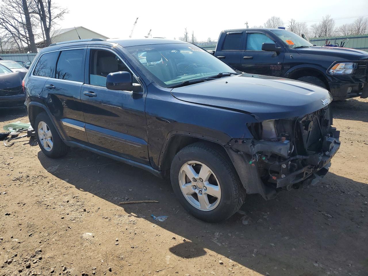 2011 JEEP GRAND CHEROKEE LAREDO photo 4