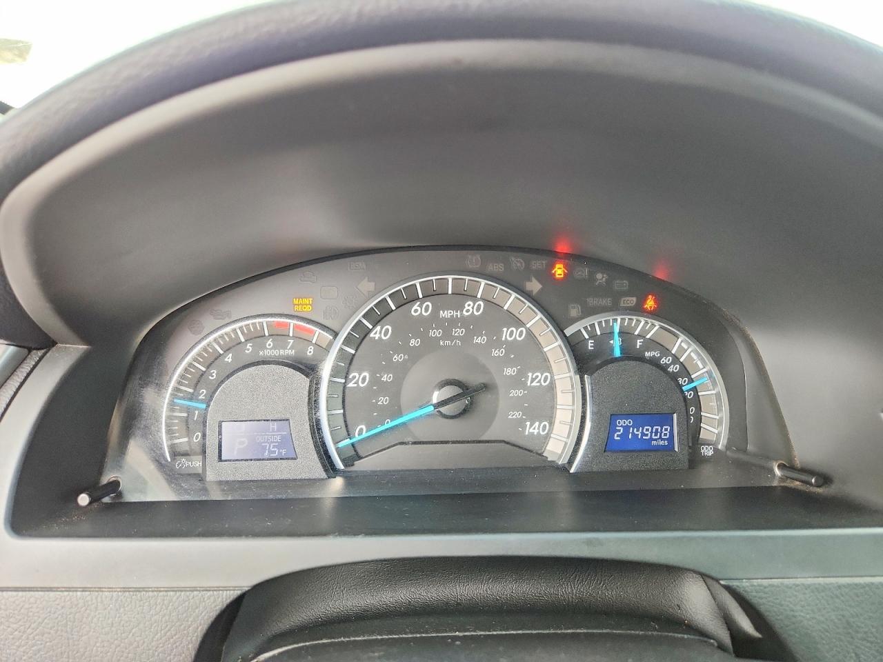 2013 TOYOTA CAMRY SE photo 17