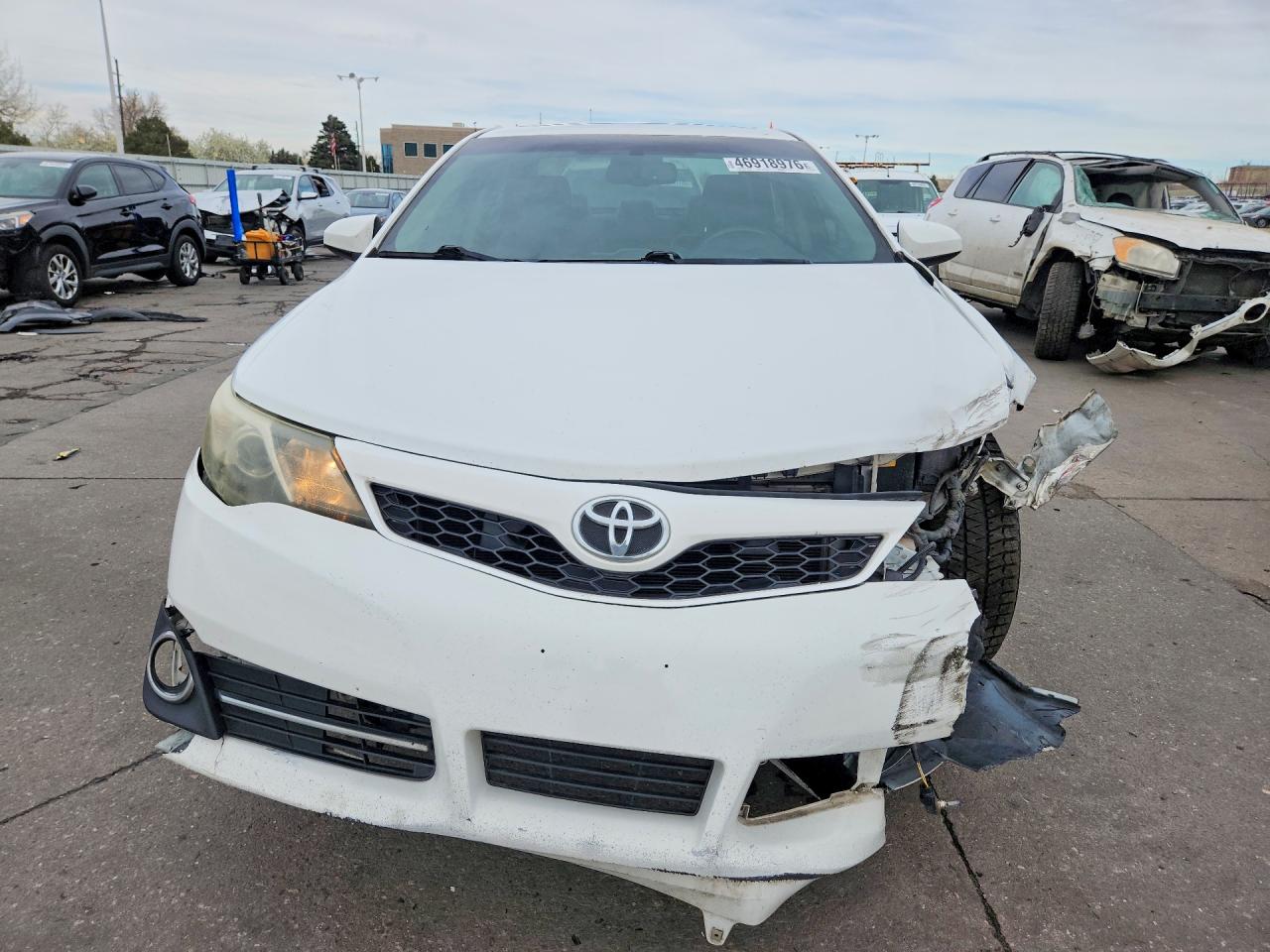 2013 TOYOTA CAMRY SE photo 9