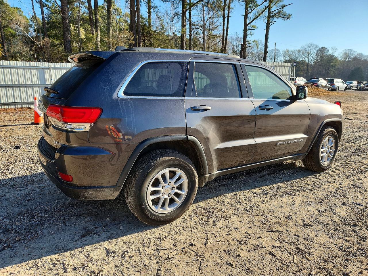 2019 JEEP GRAND CHEROKEE LAREDO photo 5