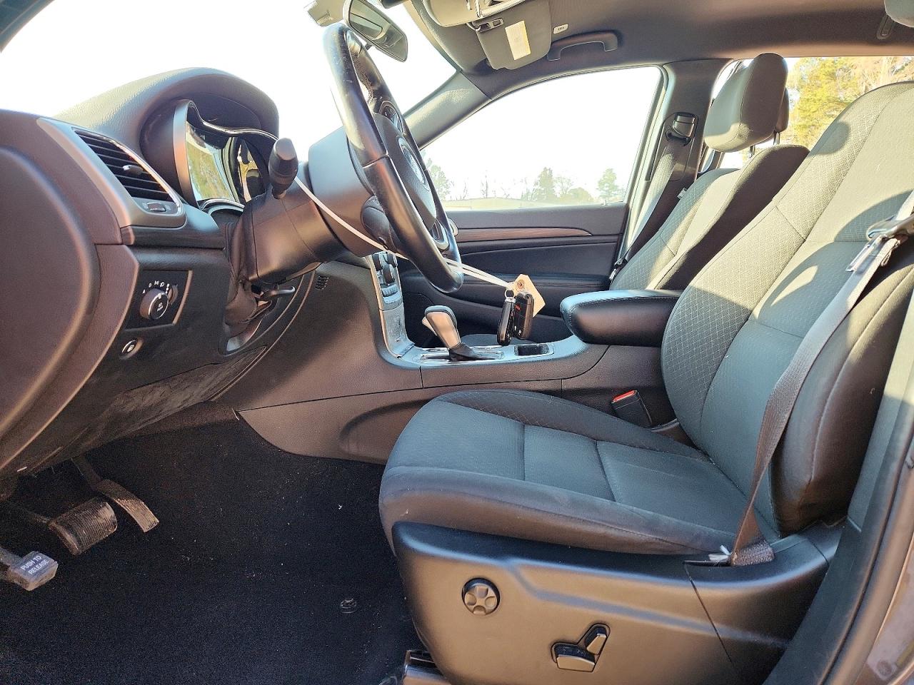 2019 JEEP GRAND CHEROKEE LAREDO photo 13