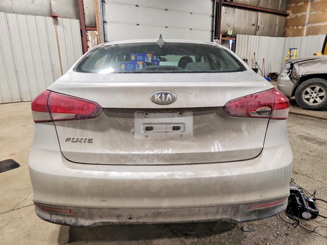 2017 KIA FORTE LX photo 16