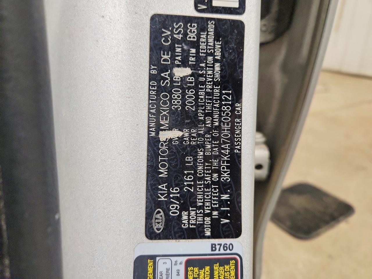 2017 KIA FORTE LX photo 34