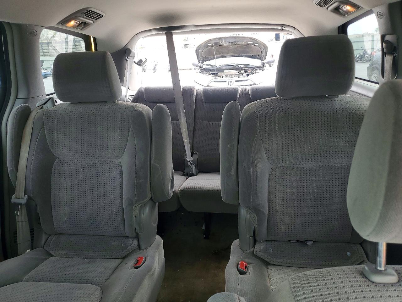 2006 TOYOTA SIENNA LE 7 PASSENGER photo 28