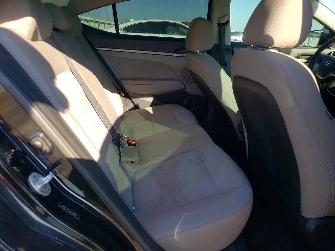 2017 HYUNDAI ELANTRA SE photo 28