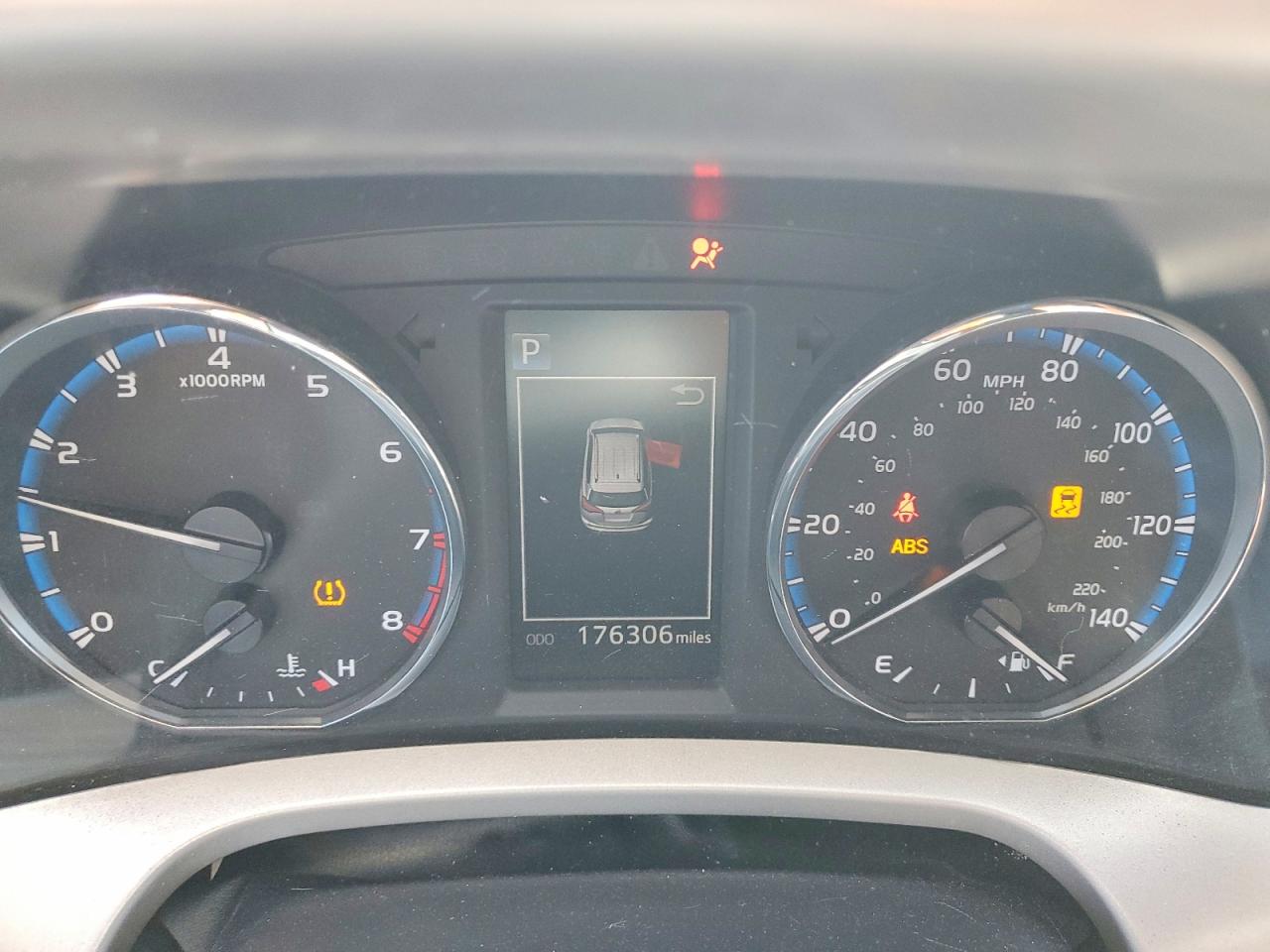 2016 TOYOTA RAV4 XLE photo 17