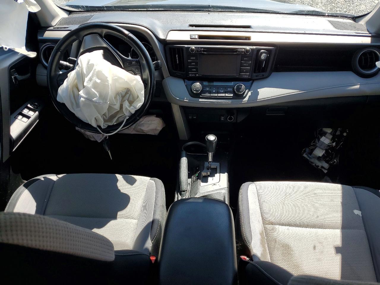 2016 TOYOTA RAV4 XLE photo 15