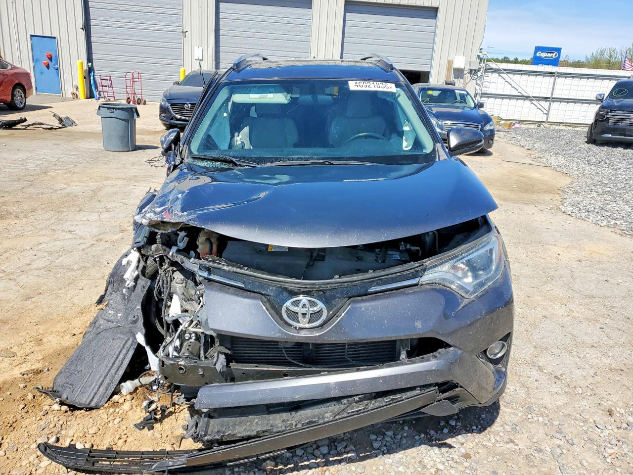 2016 TOYOTA RAV4 XLE photo 9