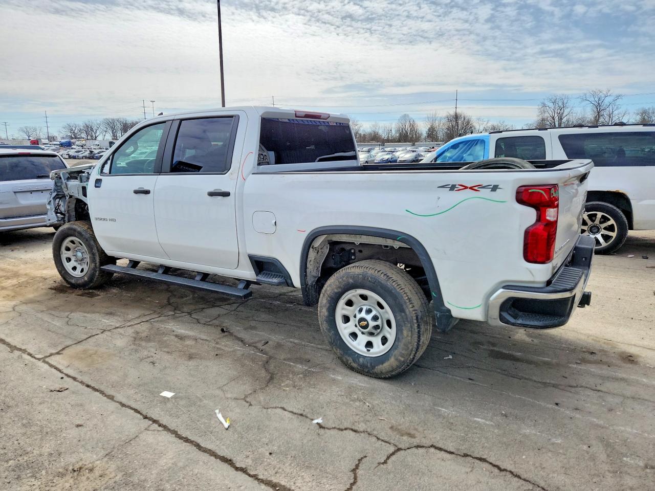 2024 CHEVROLET SILVERADO K3500 photo 2