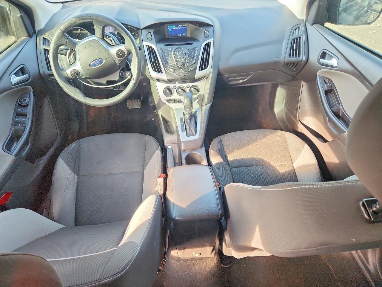 2013 FORD FOCUS SE photo 15