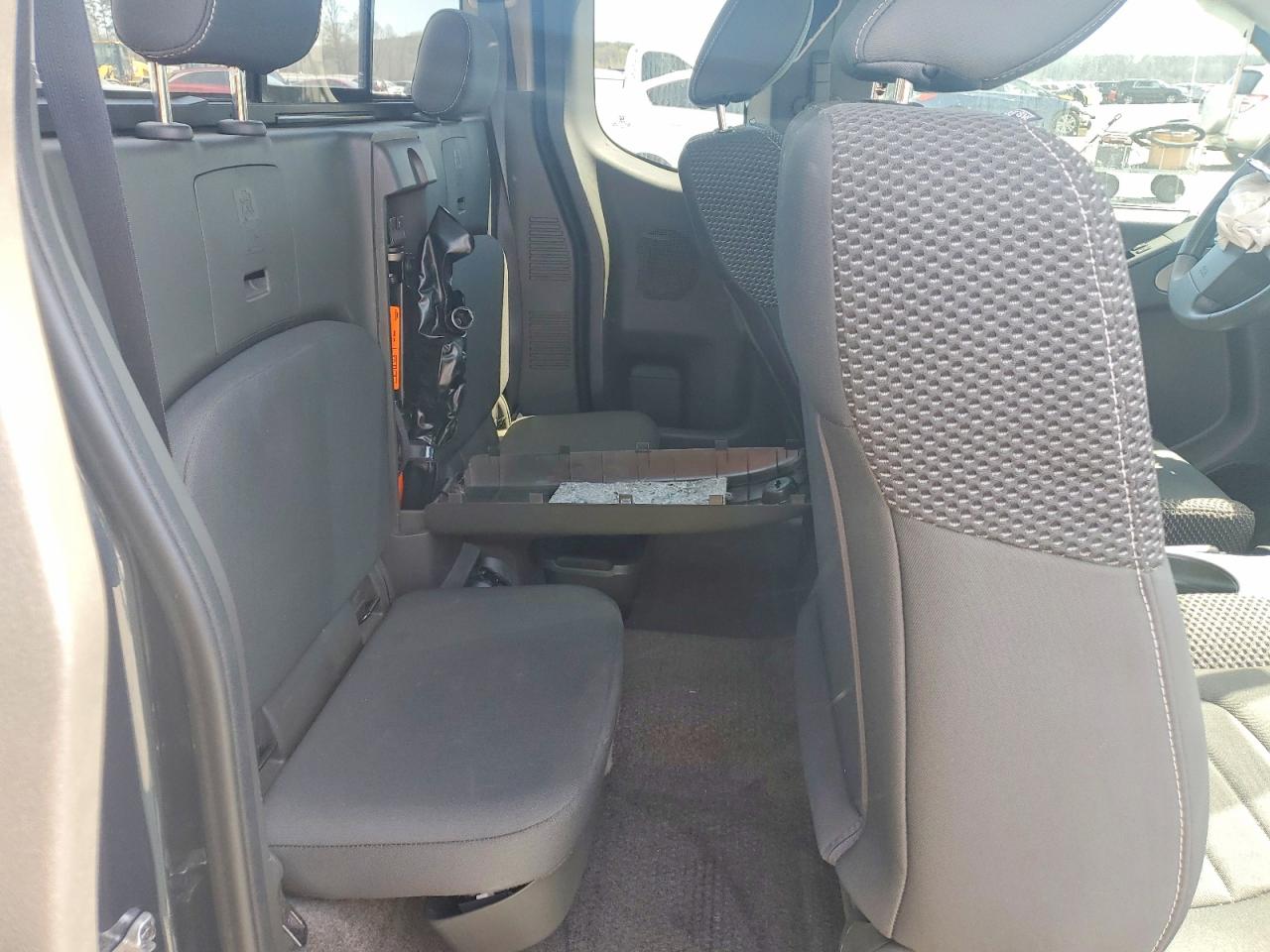 2017 NISSAN FRONTIER DESERT RUNNER photo 28