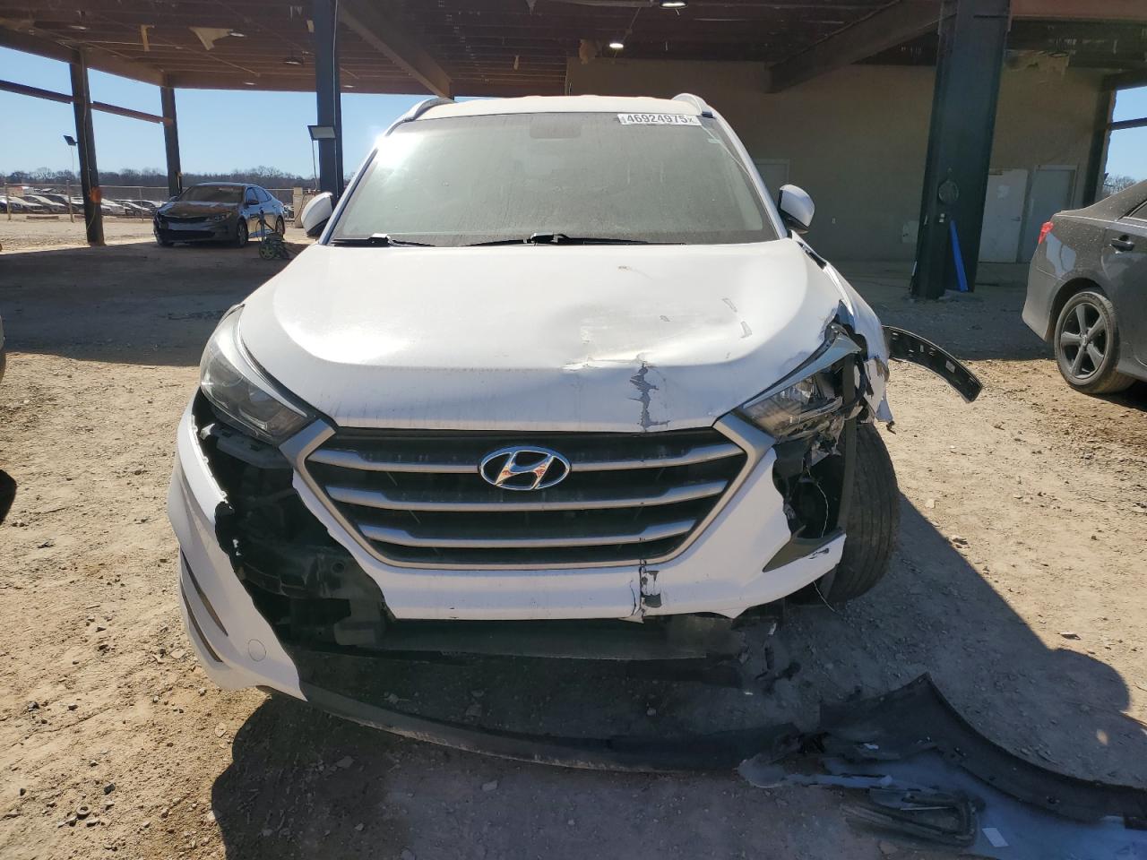2017 HYUNDAI TUCSON SE photo 9