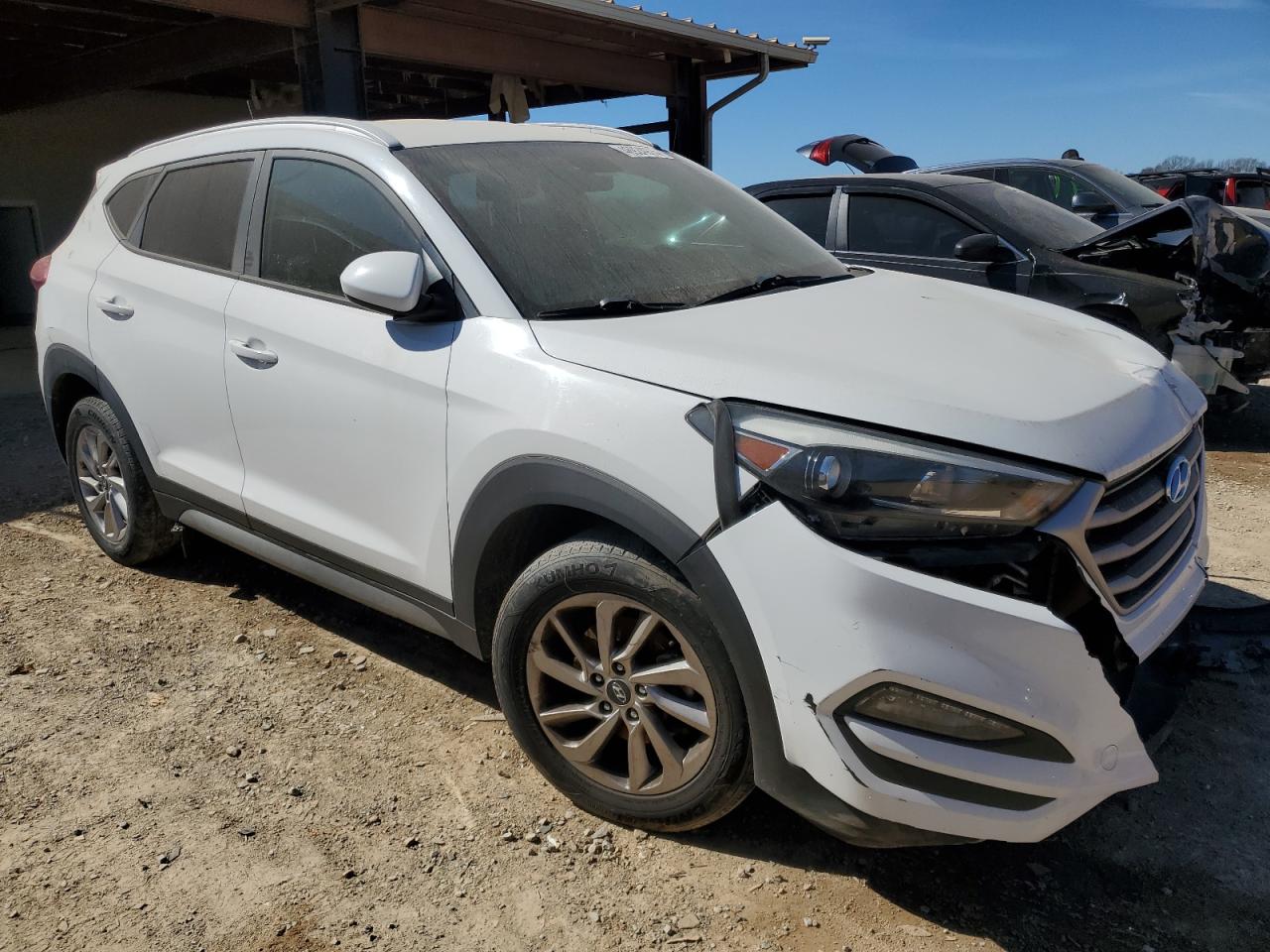 2017 HYUNDAI TUCSON SE photo 7