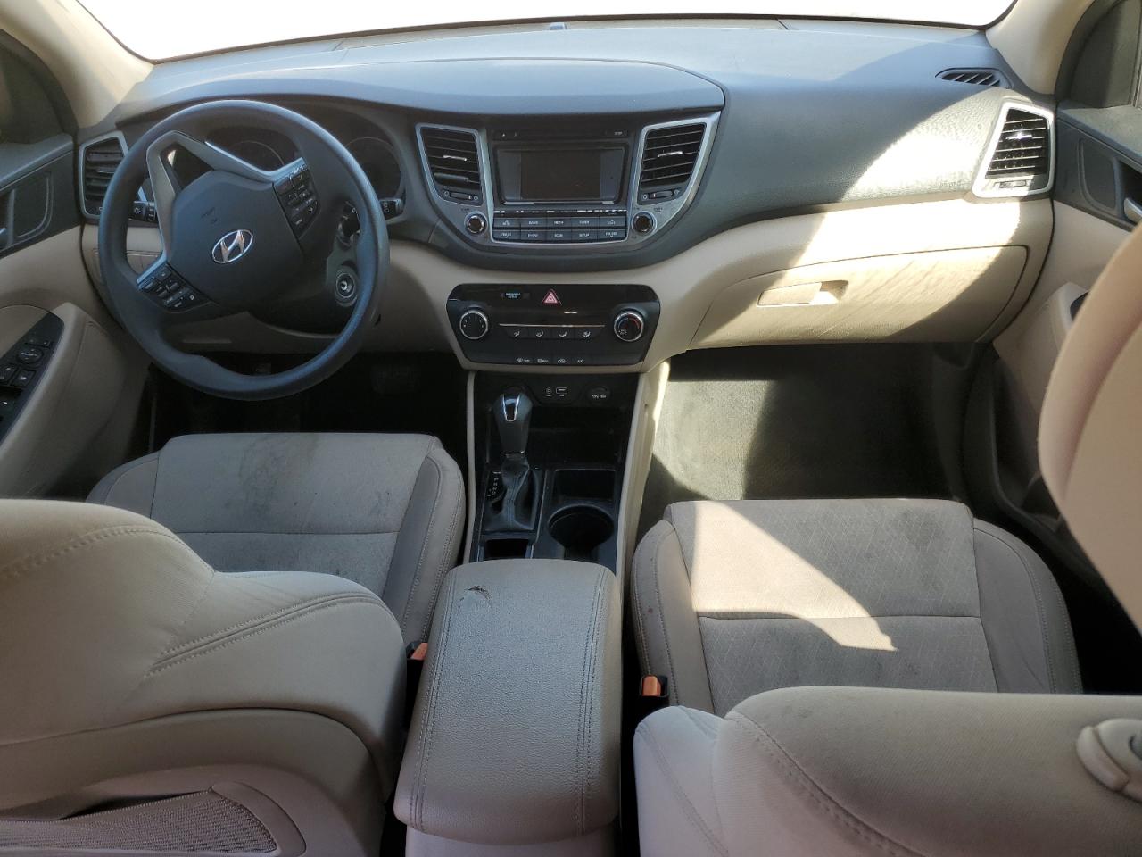 2017 HYUNDAI TUCSON SE photo 15